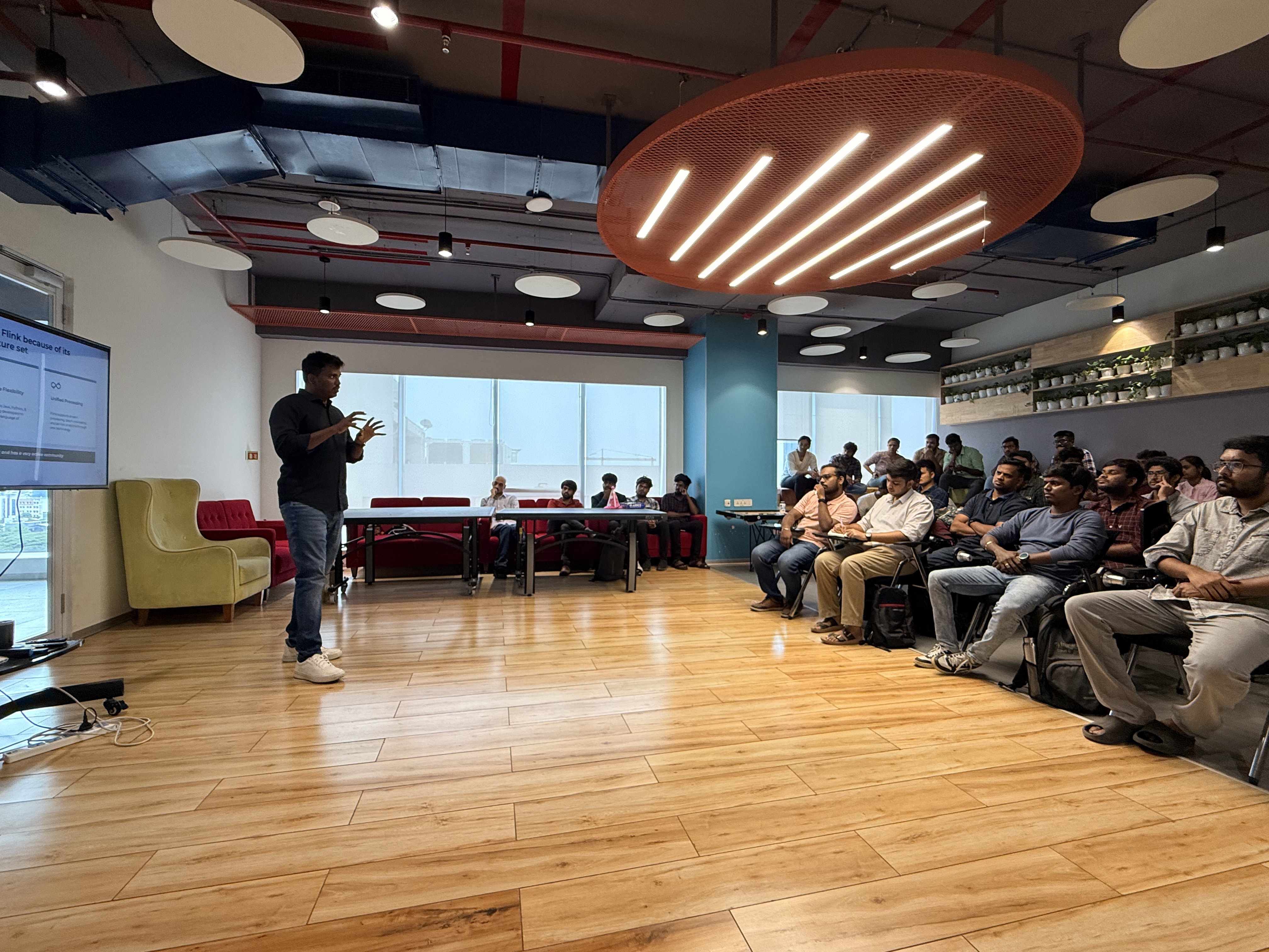 The audience seated during Mani Selvan's Apache Flink session